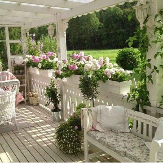 decorate shabby chic garden