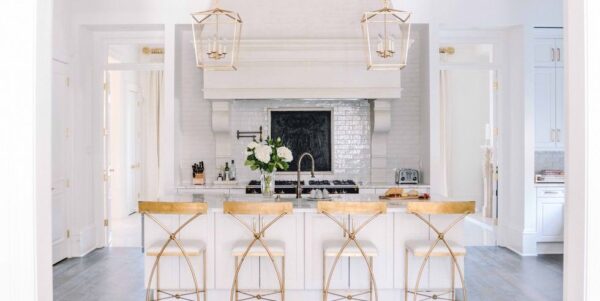 kitchen-cream-colored-walls-12