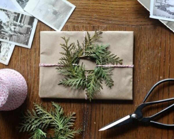 how-to-wrap-Christmas-gifts (13)