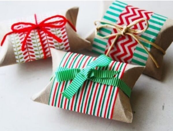 how-to-wrap-Christmas-gifts (7)