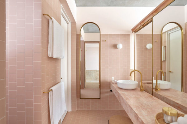 Cream-colored bathroom walls