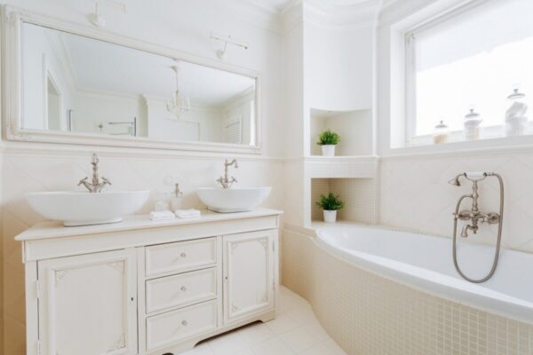 cream-colored-bathroom-walls-6