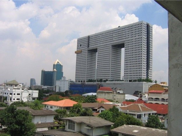 8elephant tower in bangkok