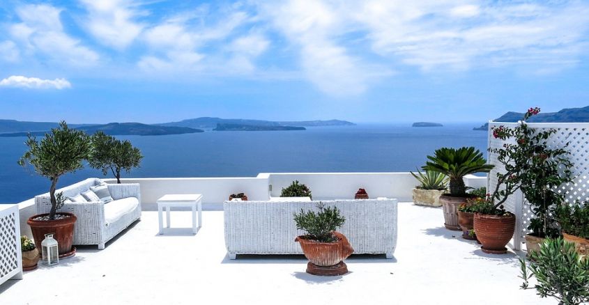 How to furnish a terrace with a zodiac sign sofas