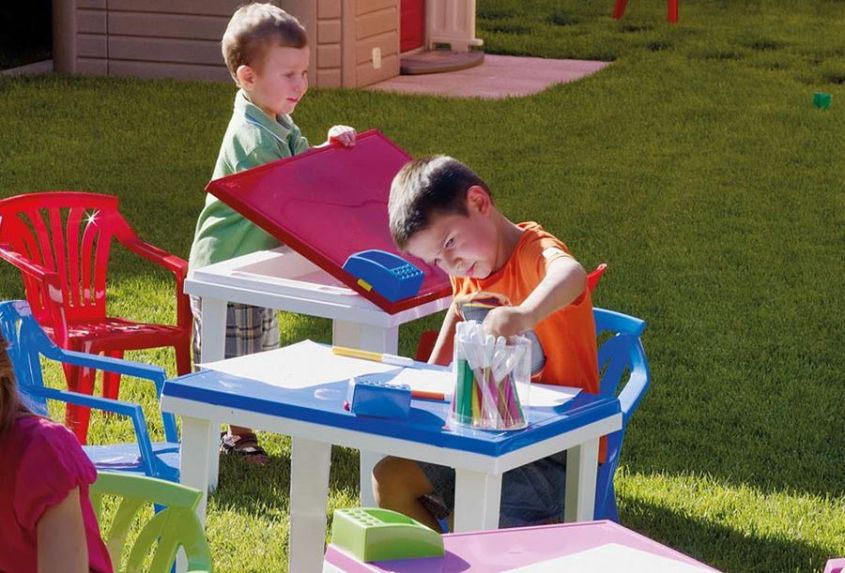 ideas for decorating a kids friendly garden table