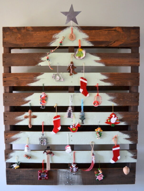 recycle-pallets-to-create-Christmas-decorations-7