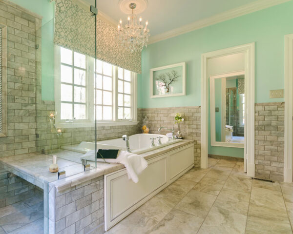 Cream-colored bathroom walls