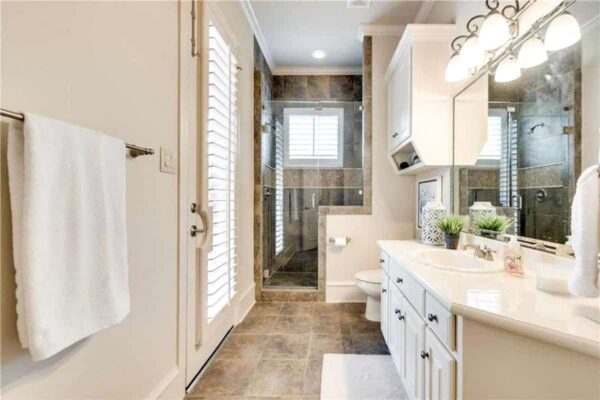 Cream-colored bathroom walls