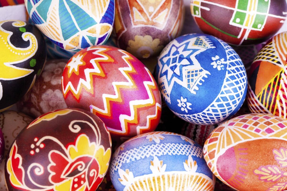 easter-eggs-decorate-them-in-a-particular-way-2