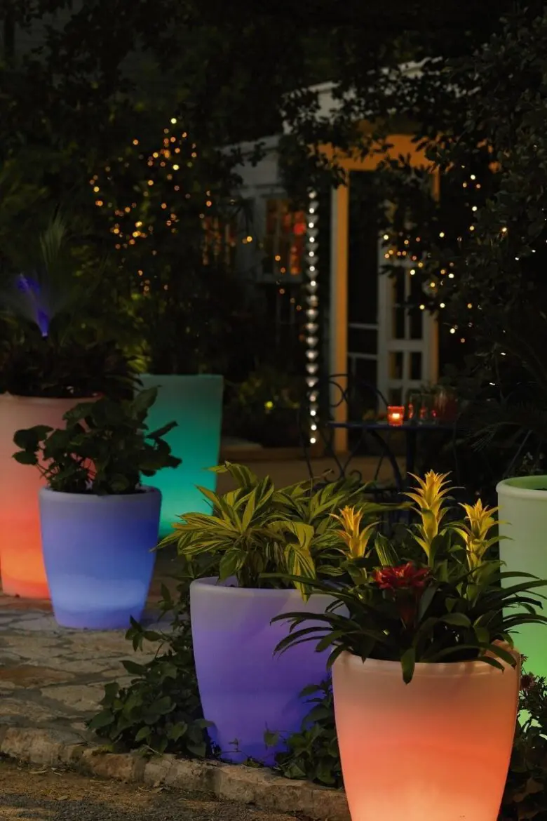 outdoor-led-vases (10)