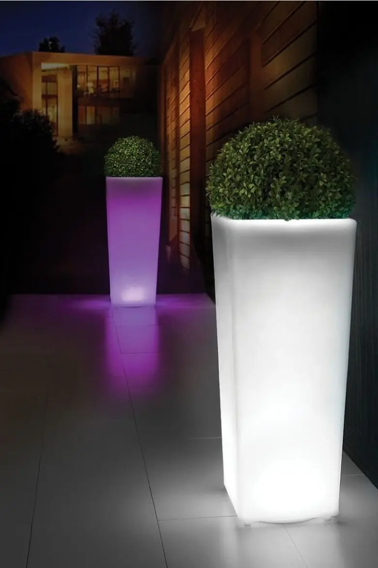 led-luminous-vases-for-outdoors (2)