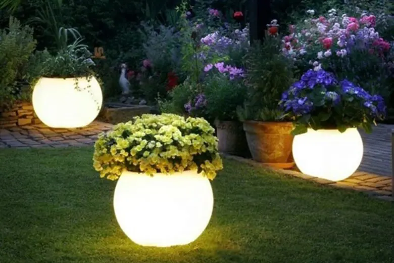 led-luminous-vases-for-outdoors (7)