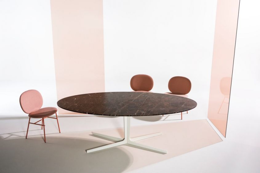 Tacchini oval table