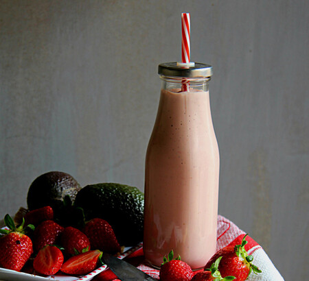 Strawberry Avocado Cheese Smoothie