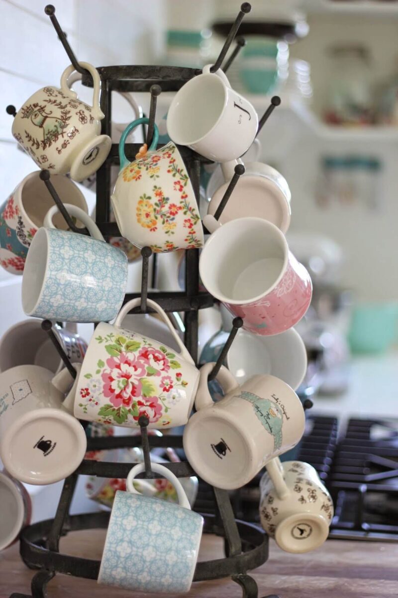 kitchen-cup-hanging-ideas-3