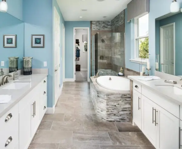 Blue walls in the bathroom: bring the atmosphere of a spa into the home