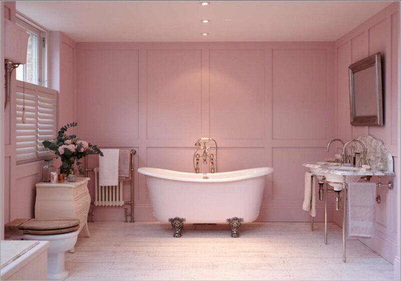 antique-pink-colored-bathroom-walls-and-boiserie