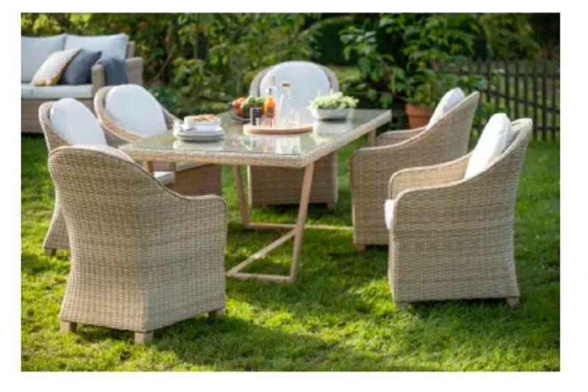 garden tables and chair