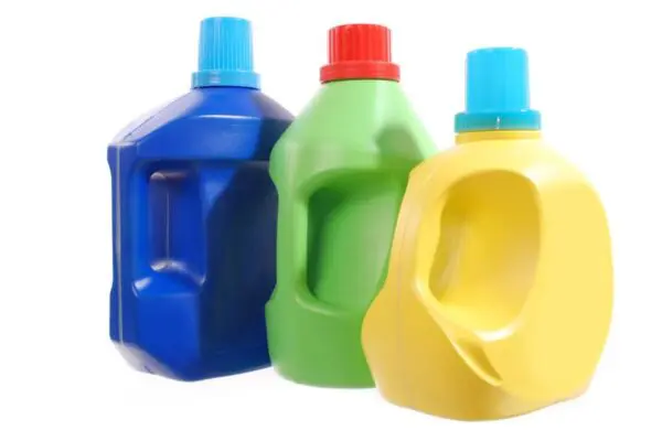 Recycling detergent bottles: 20 creative ideas