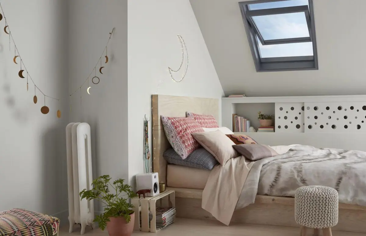 where-to-put-the-bed-in-the-attic-12