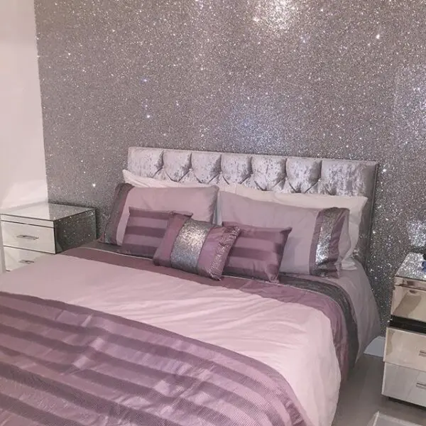 Bedroom lilac walls