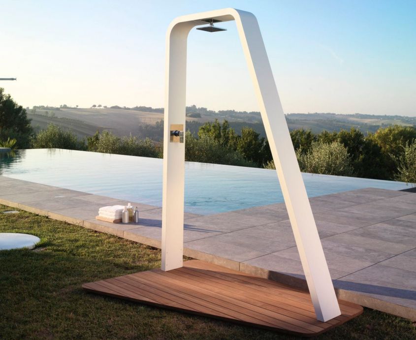 Outdoor shower by Talenti