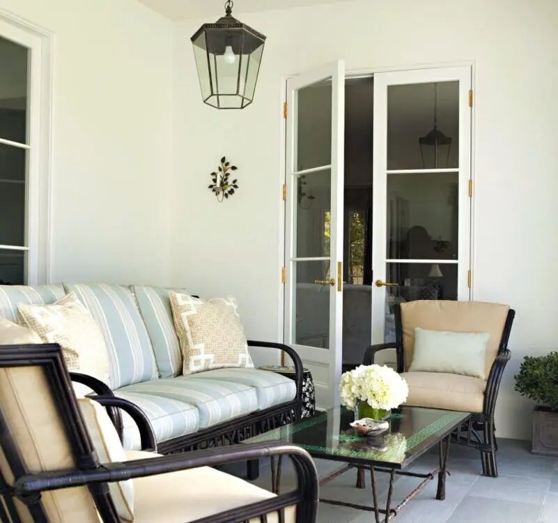 How to decorate a veranda: 10 great and inexpensive ideas