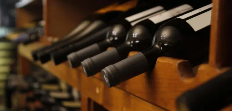 organize-cellar-wines-bottles