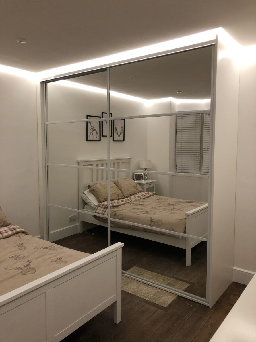 Where to put the LEDs in the bedroom: 3 dream ideas