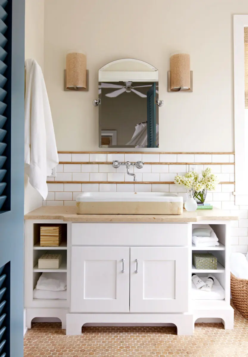 bathroom-walls-ivory-white-and-blond-wood