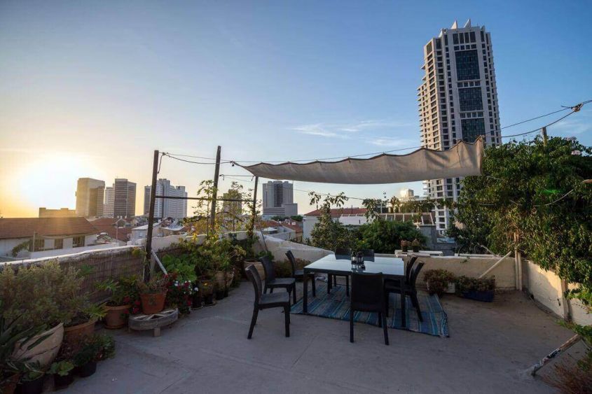 roof garden large table