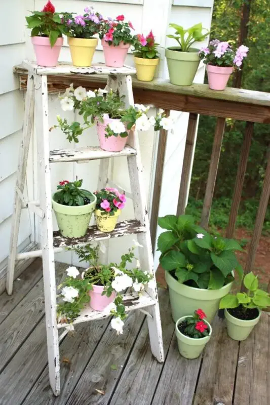 decorate-the-balcony-with-recycling (10)