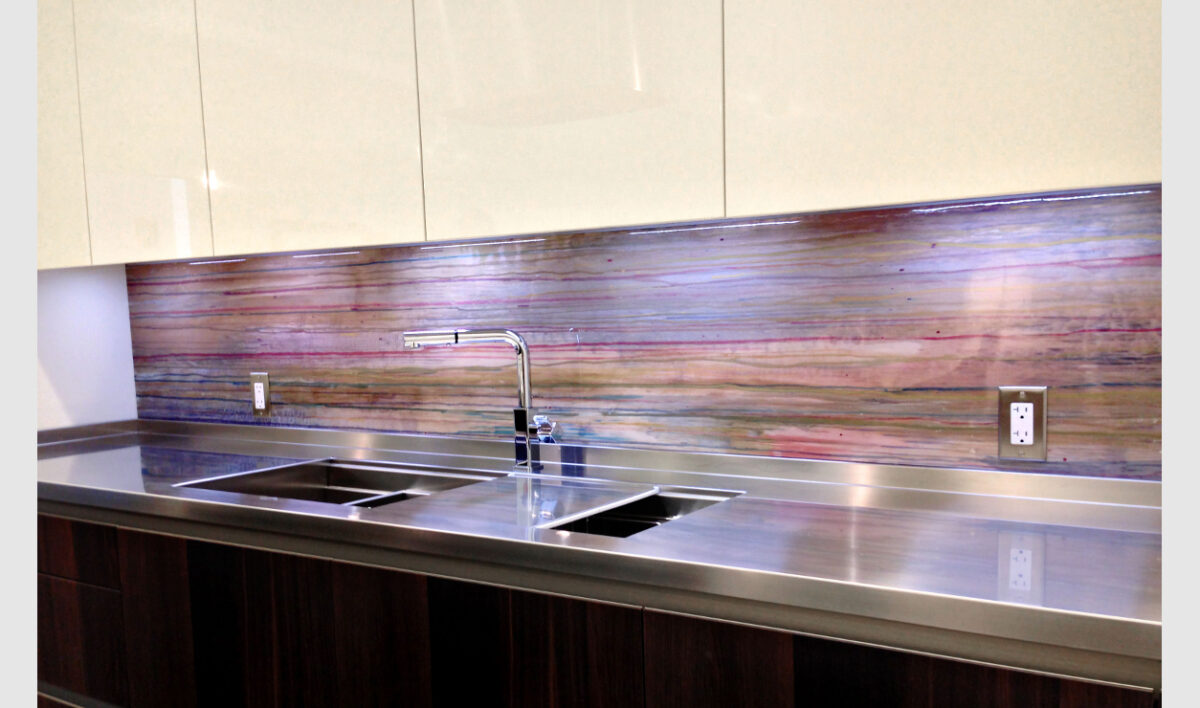 The-best-materials-for-the-kitchen-splash-proof-wall-2303