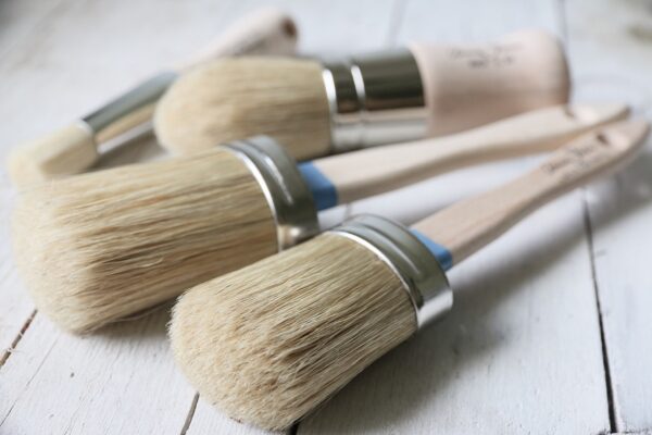 How to choose the right brushes for home painting