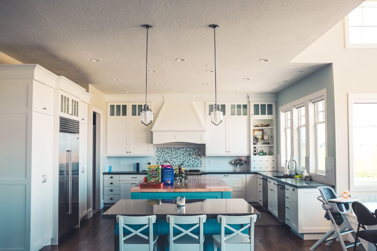 Modern white kitchen: ideas and inspirations for a bright environment