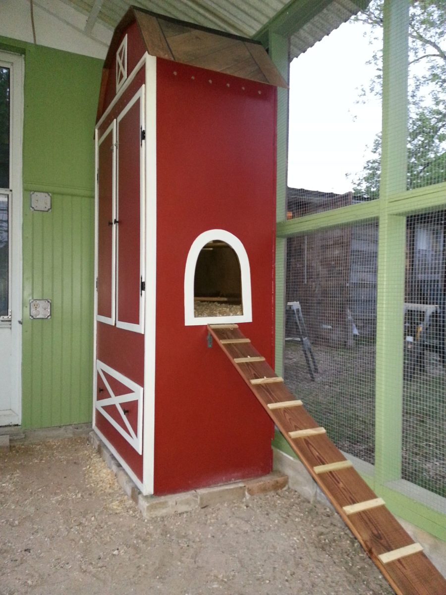 upcycling-chicken coop-closet