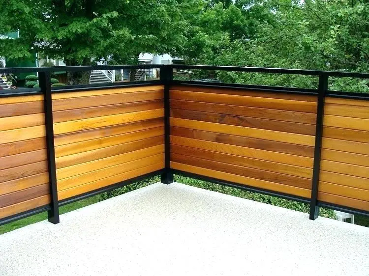 horizontal-wooden-garden-railing