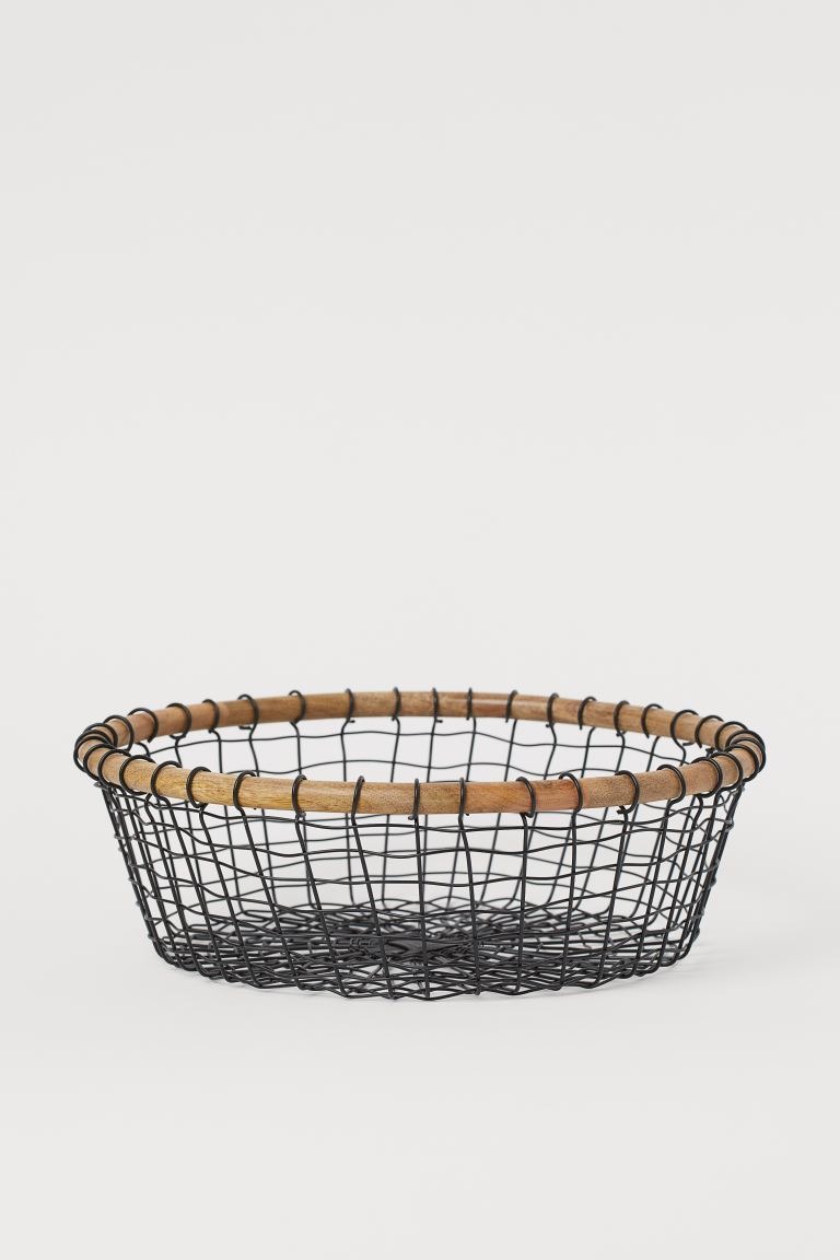 Large bread basket Height 10 cm.  Diameter 30 cm