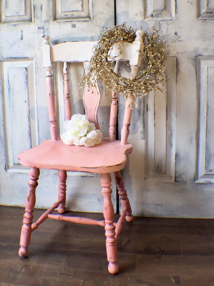 embellish-wooden-vintage-chairs