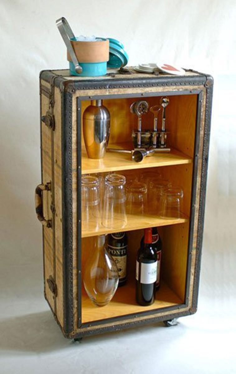 recycle-suitcase-bottle holder