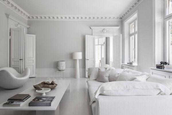 Decor in white