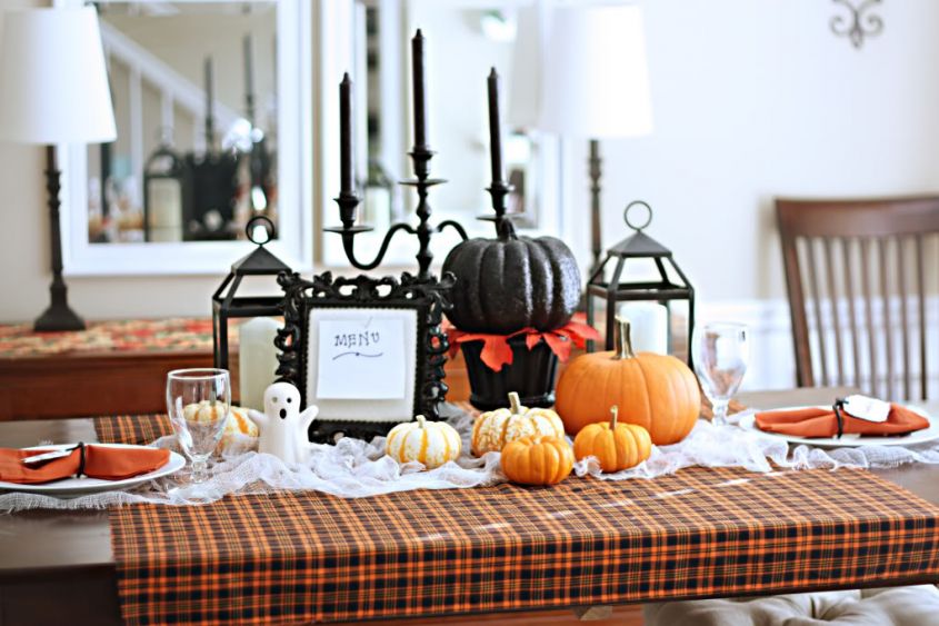 How to set the table for Halloween