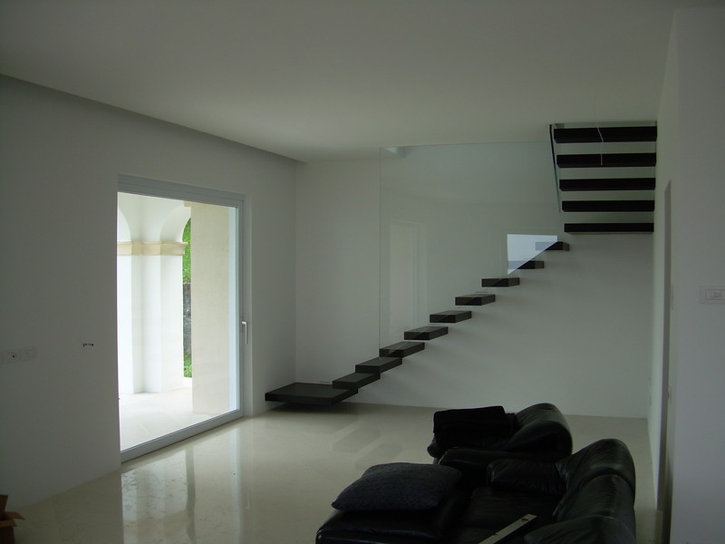 cantilever stairs