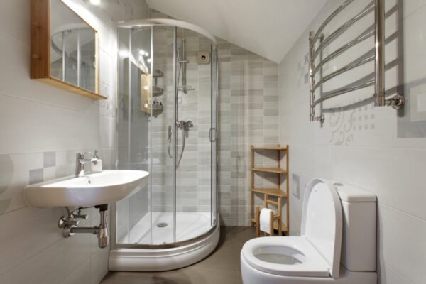 tricks-to-furnish-a-tiny-bathroom