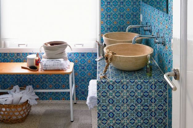 Colored tiles for the bathroom