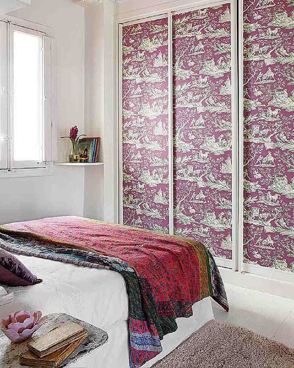 embellish-closet-wallpaper