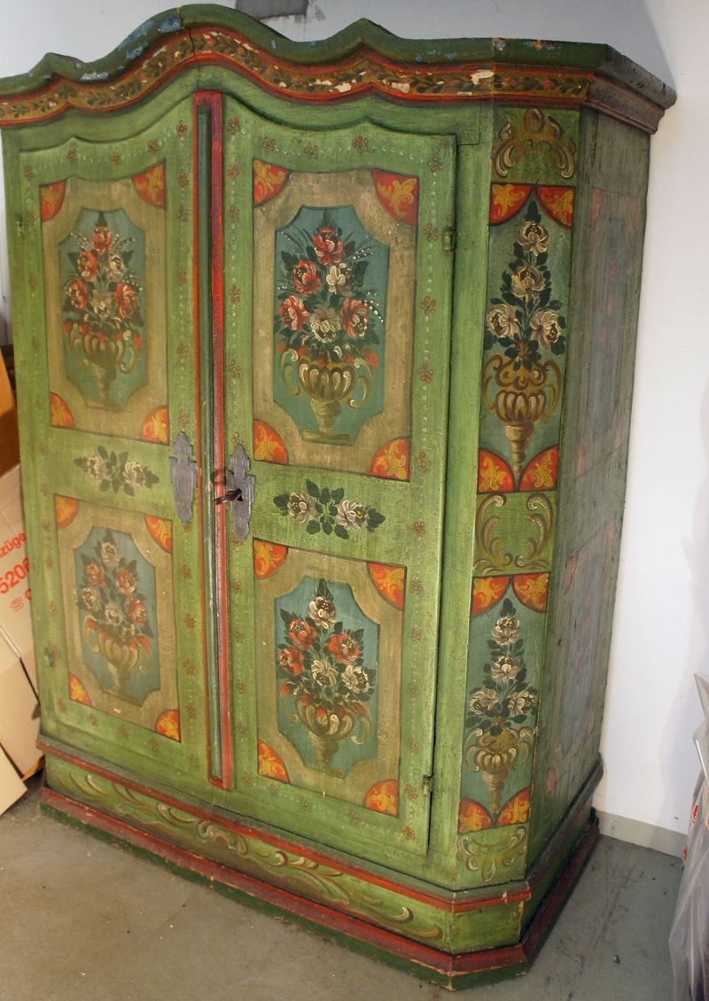 embellish-wardrobe-decoupage-ethnic