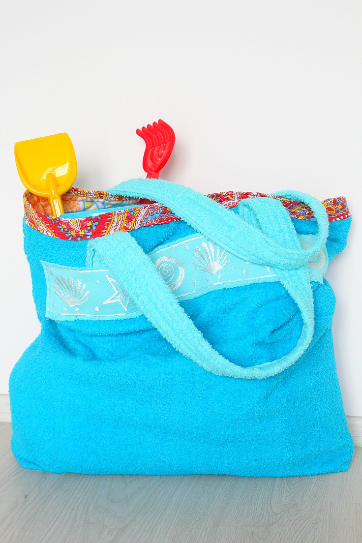 bathrobe-recycle-creative-beach-bag