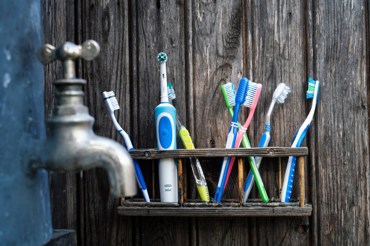 toothbrush-cleaning