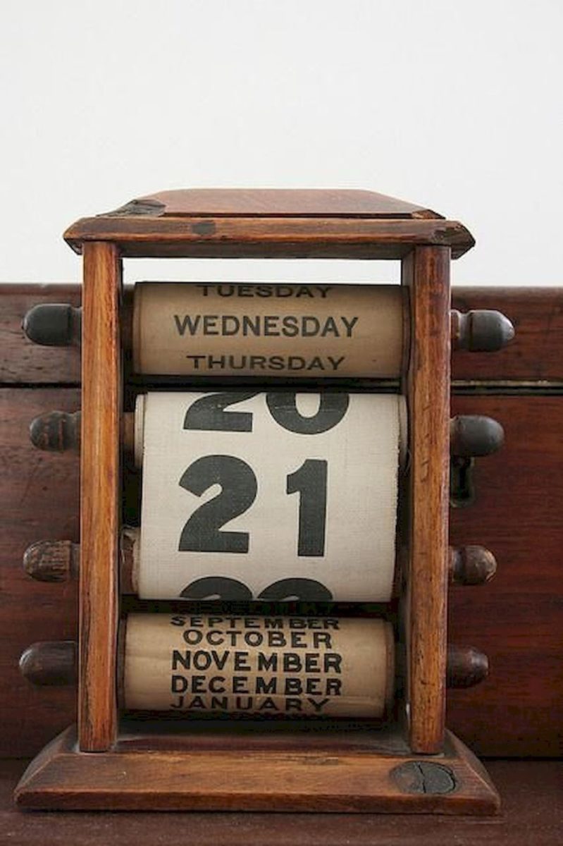 do-it-yourself-roll-wood-calendar